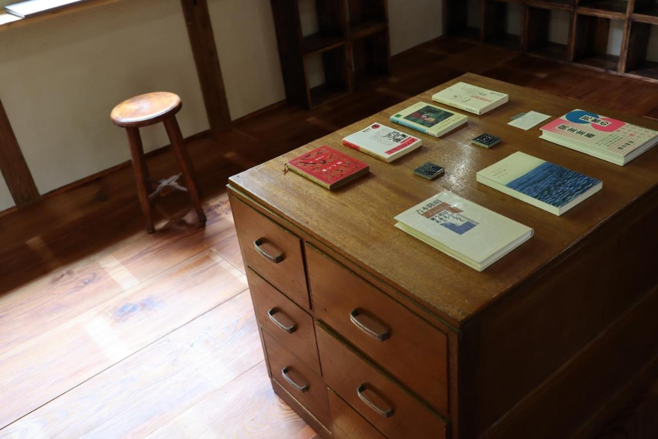猫と図書館のある宿 草地家 Kusachike Minamiawaji Εξωτερικό φωτογραφία